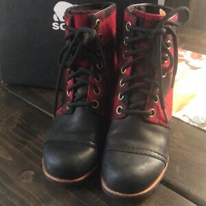SOREL wedge size 8.5 Buffalo plaid